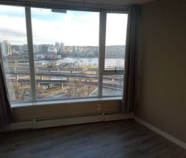 1bd+1den Apartment for rent - Photo 1