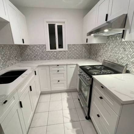 ►►►NEWLY RENOVATED MODERN, CHIC & COOL 1 Bedroom Apartment Main Street - Photo 1