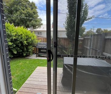 Ascot Vale - Photo 3