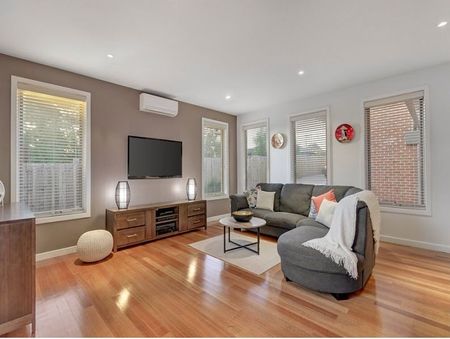Stylish, Single-Level Unit In A Prime Location - Photo 3