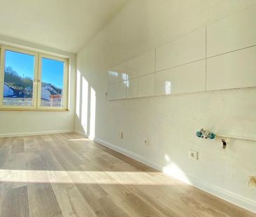 ***ZWEITBEZUG NACH SANIERUNG – FAMILIEN AUFGEPASST*** 3-Zimmer-Wohn... - Photo 1