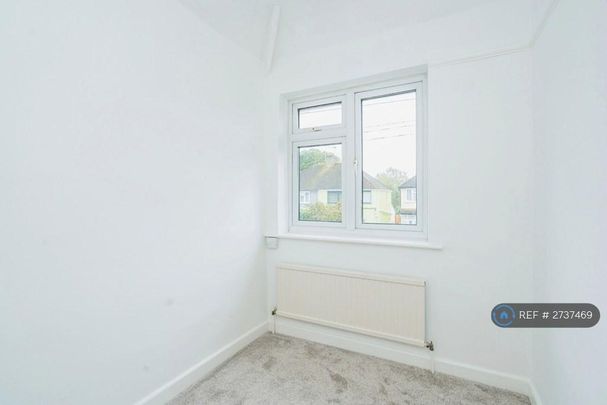 4 bedroom semi-detached house to rent - Photo 1