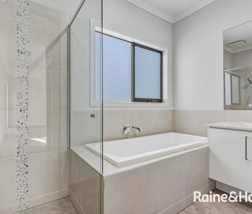 Brand New 4 Bedroom house in Clyde! - Photo 6