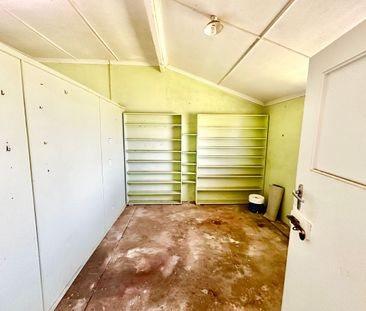 3 Bedroom Brick Home With Ample Storage Located In The Heart Of Wal... - Photo 2