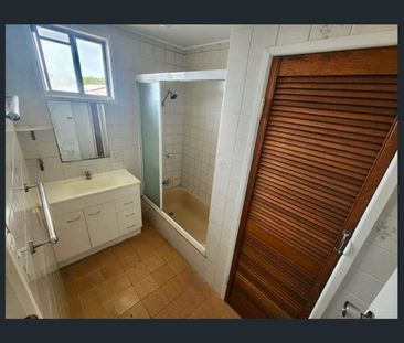 Classic Highset Home with Air-Conditioned Shed & Workshop - Photo 4