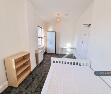 4 bedroom terraced house to rent - Photo 4