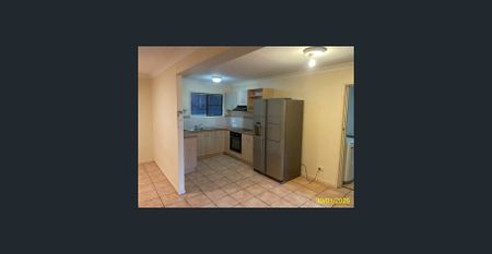 Small complex with Pool - Photo 2