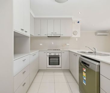 Bright and Spacious Apartment in the Heart of Belconnen - Photo 2