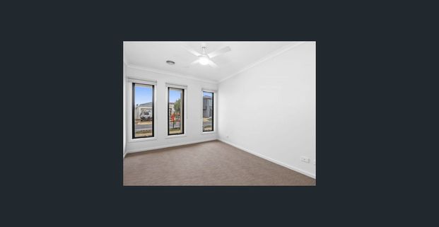 Comfortable and modern three bedroom home! - Photo 1