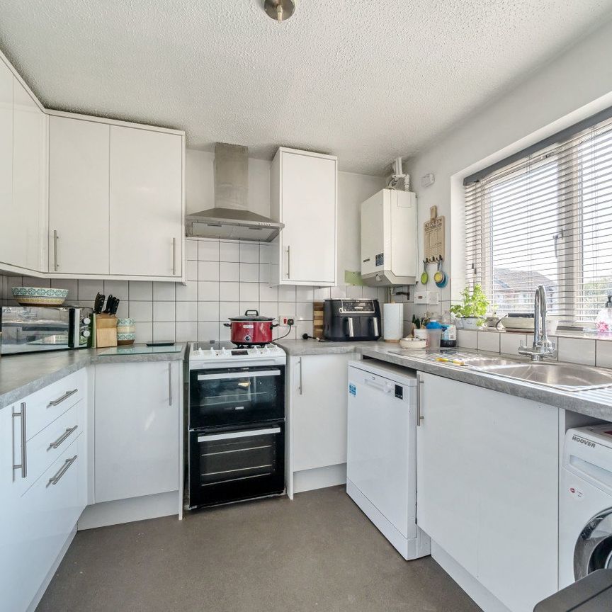 2 bedroom terraced house to rent - Photo 1