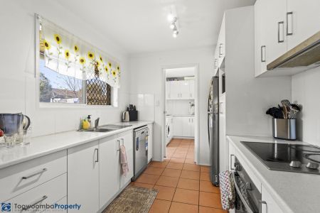 Simple, Spacious & Ready to Enjoy - Photo 4