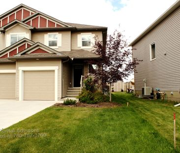 GREAT 3 BED, 2.5 BATH, 2 STOREY HALF DUPLEX W/ AN ATTACHED SINGLE G... - Photo 4