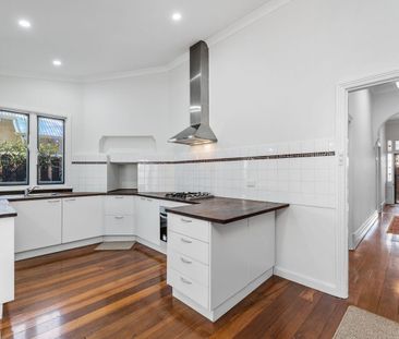 Character and Class - Photo 5