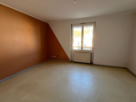 Location Appartement 3 pièces 65m² - Photo 2