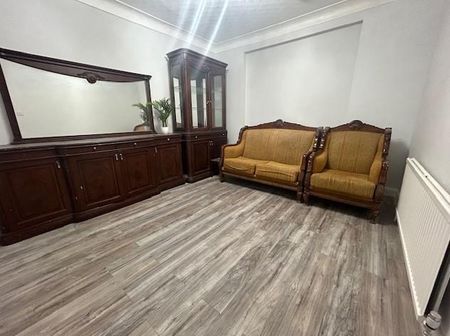 7 bedroom semi-detached house to rent - Photo 3