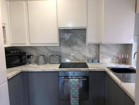 4 bedroom apartment to rent - Photo 2