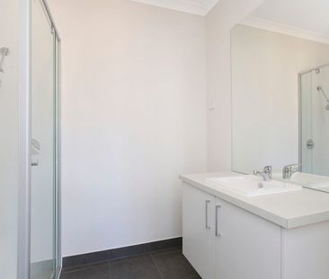 Family living in Mernda - Photo 4