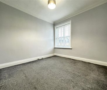 3 bedroom end of terrace house to rent - Photo 4