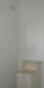 NEAT AND TIDY ONE BEDROOM FLAT - Photo 4