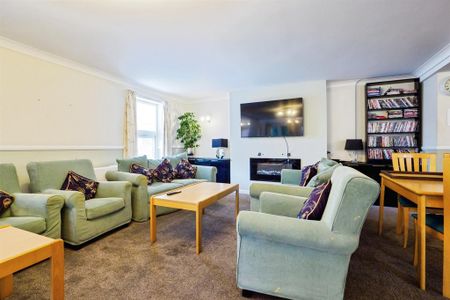 1 bedroom retirement property to rent - Photo 3