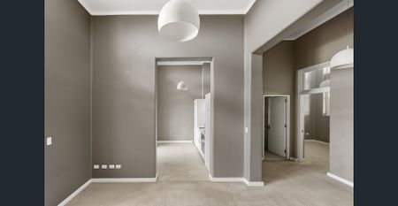 Modern home in landmark conversion with water views - Photo 3