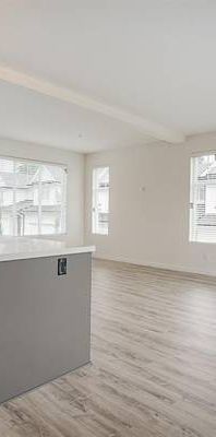 Maple Ridge 3br Furnished Townhouse for Rent - Photo 1