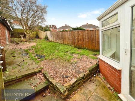 3 bedroom House To Let - Photo 5