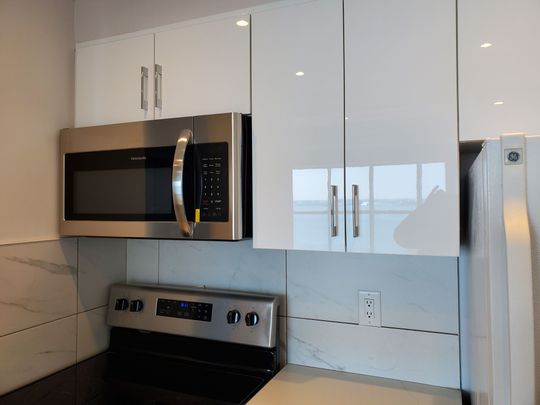 For Lease - 99 Harbour Square Unit# 1405, Toronto, Ontario - Photo 1