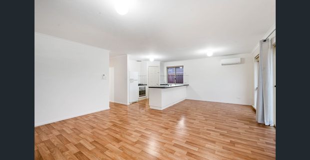 Charming 3-Bedroom, low maintenance family home - Photo 1