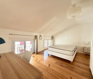Location Appartement 7 pièces 106m² ST ETIENNE 42000 - Photo 2