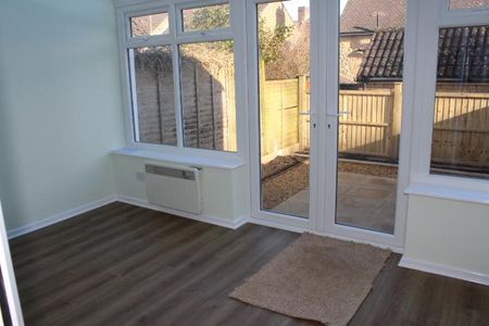 3 bedroom terraced house to rent - Photo 5