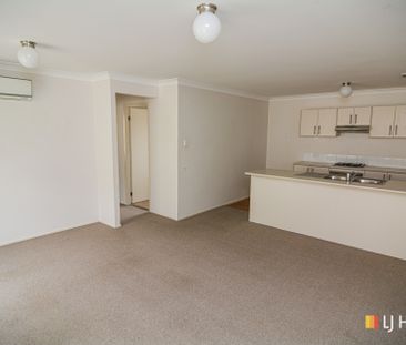 3 BEDROOM FAMILY HOME - Photo 6