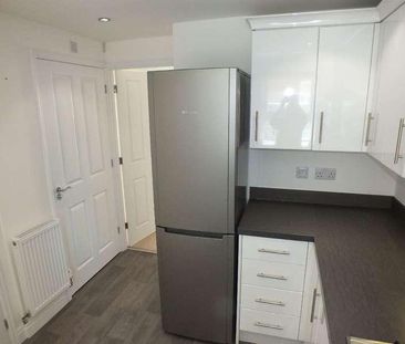 St. James Gardens, Trowbridge, BA14 - Photo 1