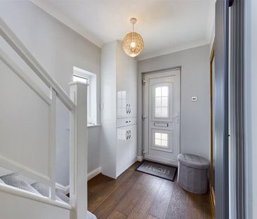 3 bedroom semi-detached house to rent - Photo 2