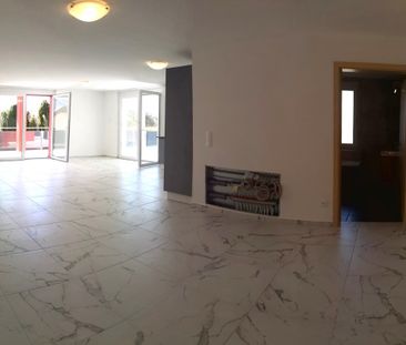 Magnifique appartement de 4,5 pièces avec terrasse et véranda, jard... - Photo 2