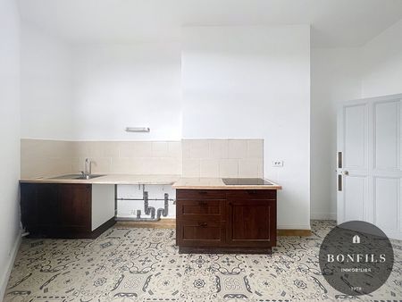 A LOUER AVIGNON INTRAMUROS ( 84000 ) : Appartement non meublé - 4 pièces - 1er étage - charme de l'ancien !, - Photo 5