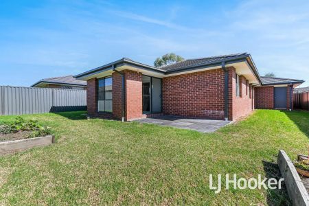 “Lovely Three Bedroom Home” - Photo 5