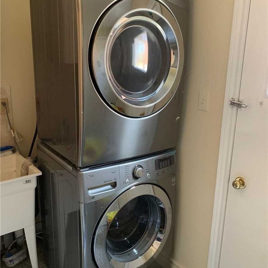 For Lease - 1622 Bristol Road, Mississauga, Ontario - Photo 1