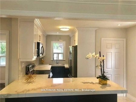 For Lease - 158 Alfred Avenue, Toronto, Ontario - Photo 3