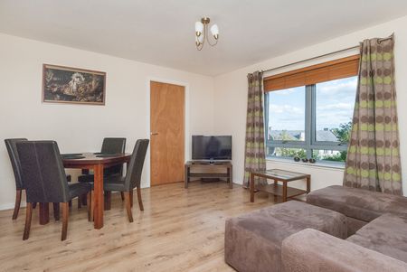 2439L - Restalrig Drive, Edinburgh, EH7 6JX - Photo 3