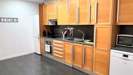 Rooms for rent in 3-bedroom apartment in El Guinardó - Foto 2