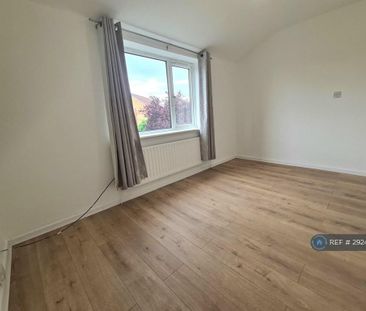 2 bedroom semi-detached house to rent - Photo 3