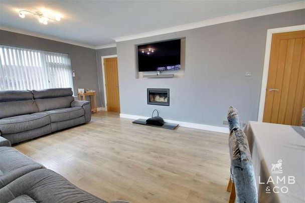 White Lodge Crescent, Thorpe-le-soken, Clacton-on-sea, CO16 - Photo 1