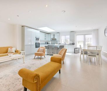 5 bed semi-detached house to rent in Robin Hood Drive, Bushey, WD23 - Photo 2