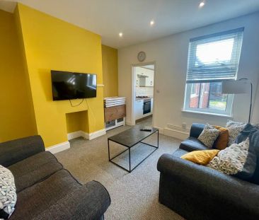 4 bedroom terraced house to rent - Photo 3