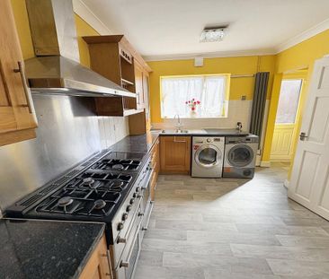 3 bedroom semi-detached house to rent - Photo 2