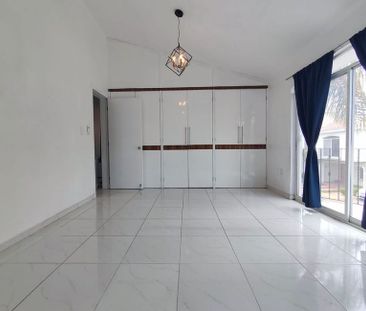 Se renta casa dentro de pequeño coto cerca de Real Center - Photo 1