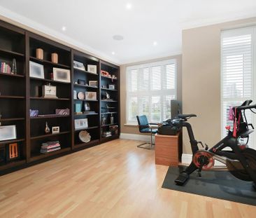 6 bedroom mews to rent - Photo 2