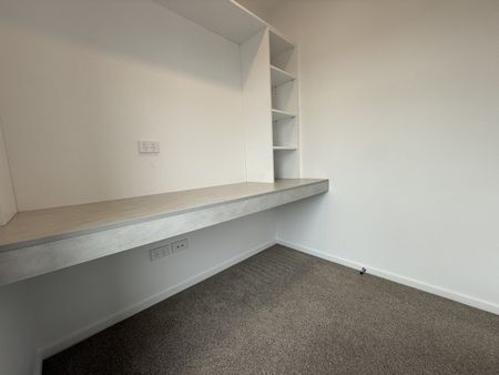 Modern 2-Bedroom Unit in Central Waltham - Photo 2