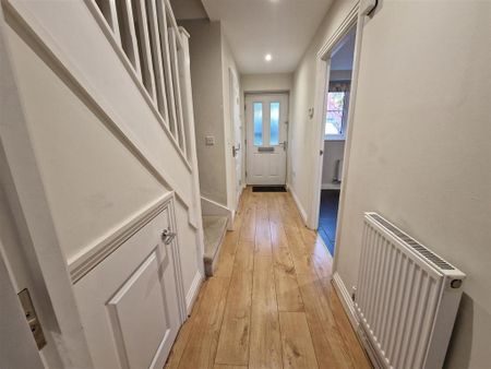 3 bedroom semi-detached house to rent - Photo 3